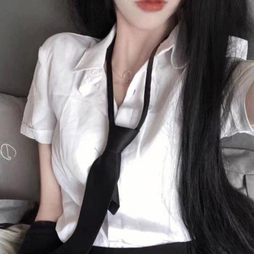 蝙蝠侠与小丑女 封面